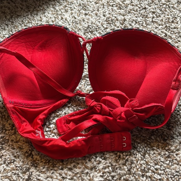 Bras - Picture 11 of 13